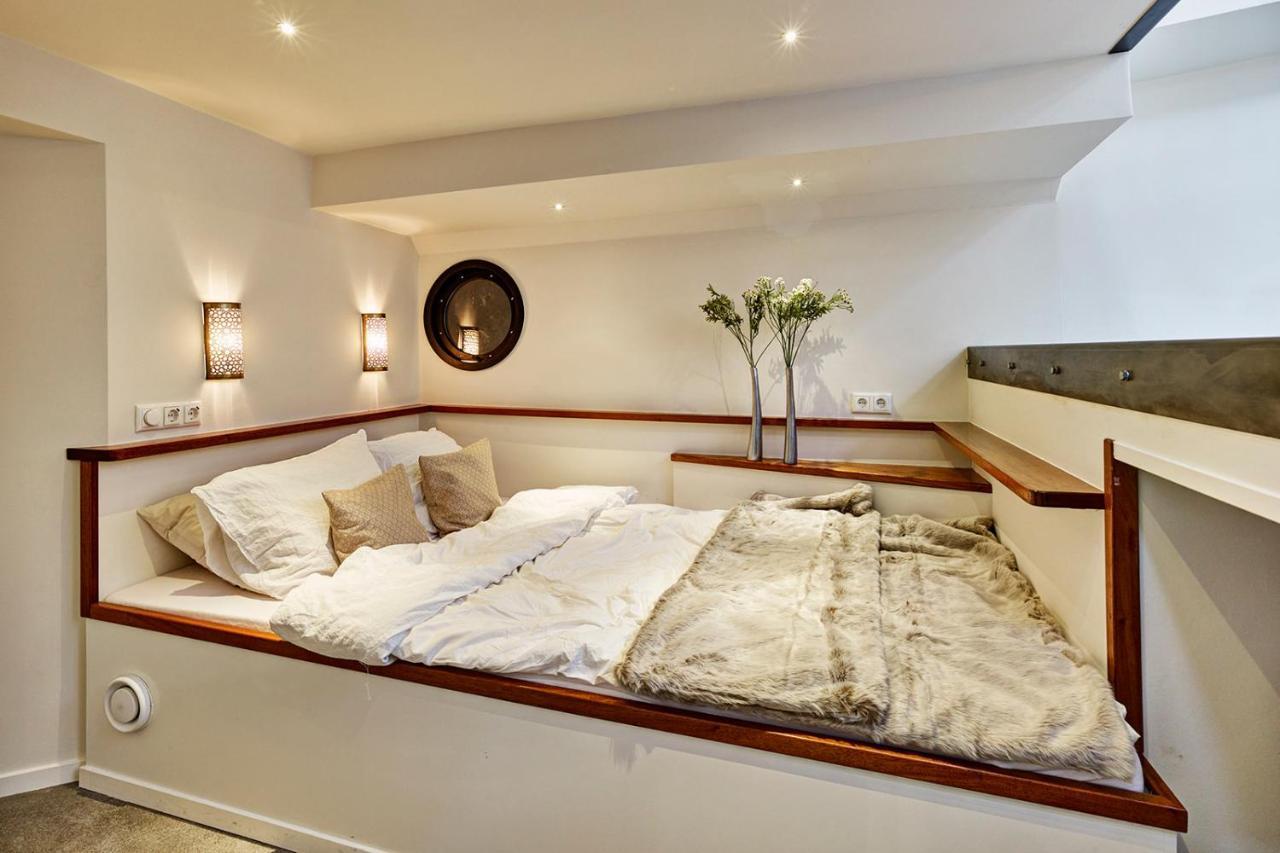 A304 Romantic Seaship In Top Center Amsterdam Exterior foto